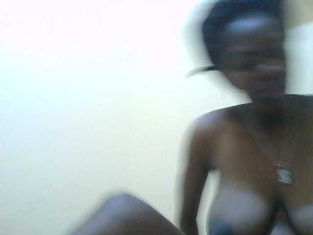 Live sex webcam photo for Millen1 #276183015