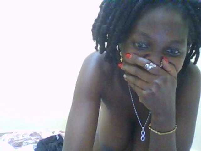 Live sex webcam photo for Millen1 #276193434