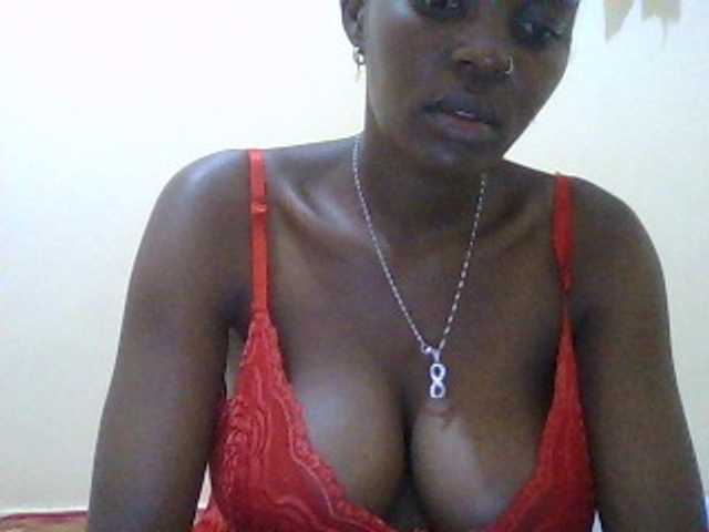 Live sex webcam photo for Millen1 #276266583