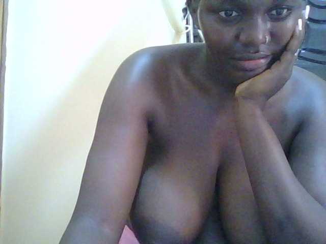 Live sex webcam photo for Millen1 #277861238