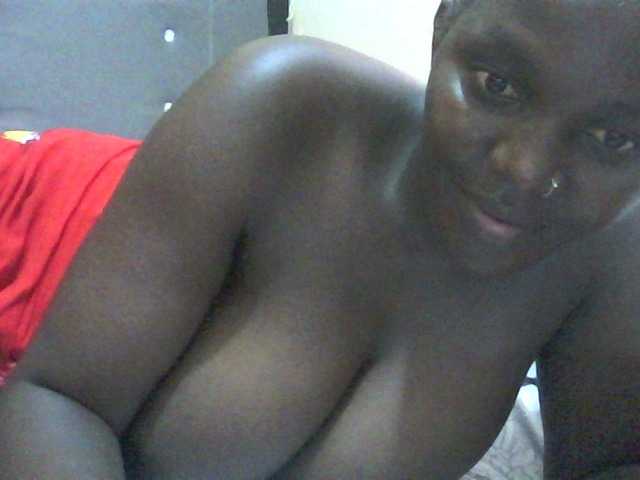 Live sex webcam photo for Millen1 #277912291