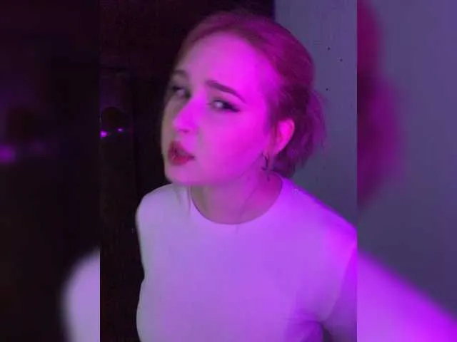 Live sex webcam photo for Millkerykitty #276348424