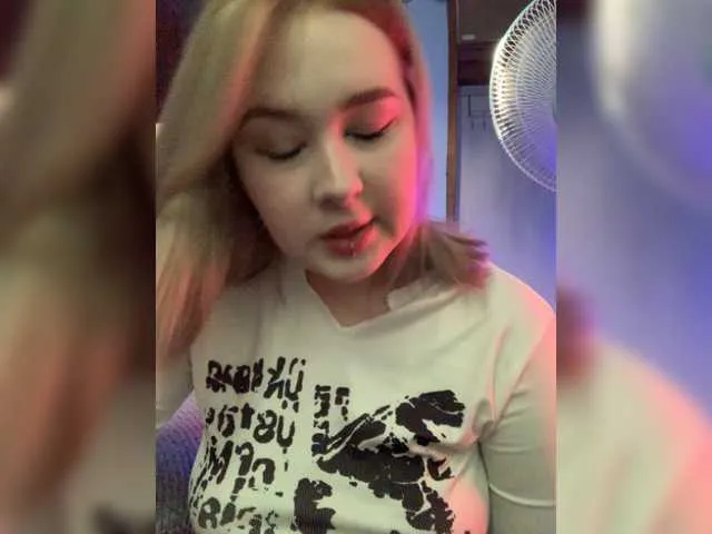 Live sex webcam photo for Millkerykitty #276384014