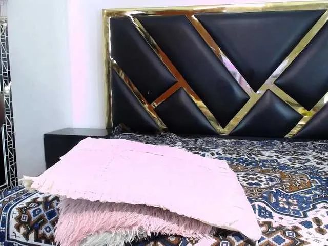 Live sex webcam photo for Milllahall #276259710