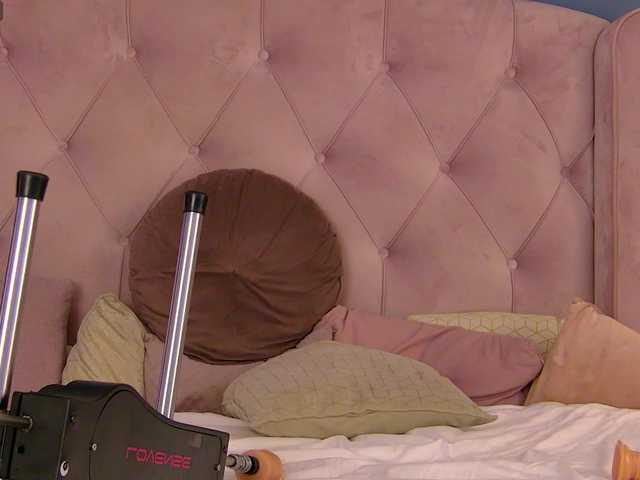 Live sex webcam photo for MilllieJoy #290628556