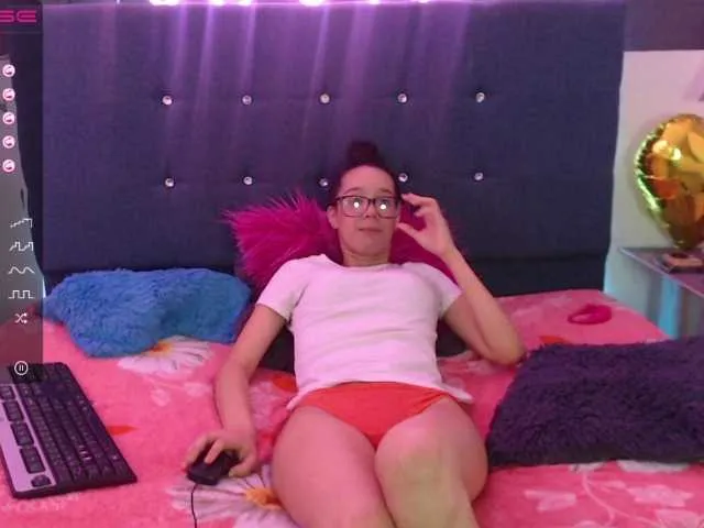 Live sex webcam photo for Milly-Sweet #272945047