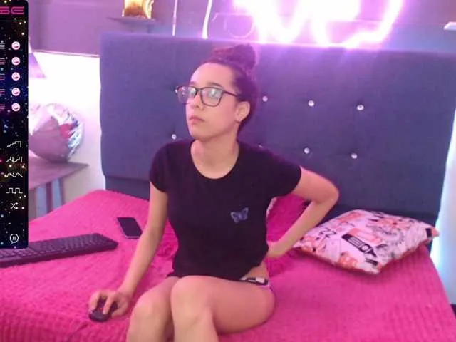 Live sex webcam photo for Milly-Sweet #273077193