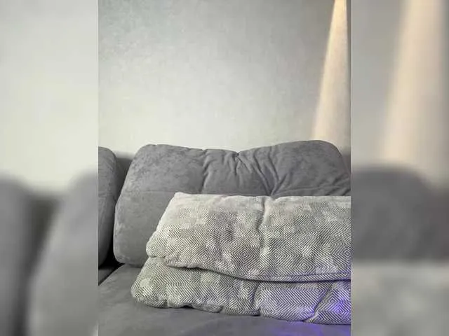 Live sex webcam photo for MillyMillya #290459368