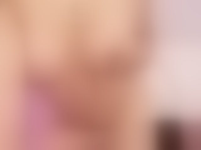 Live sex webcam photo for MiluVega #293979496
