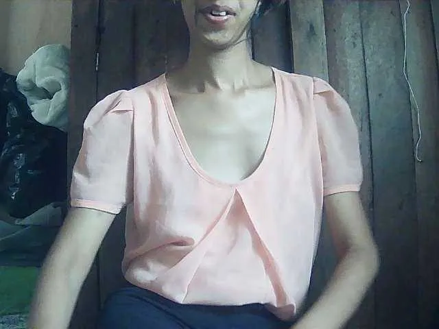 Live sex webcam photo for Mimie586 #290393163