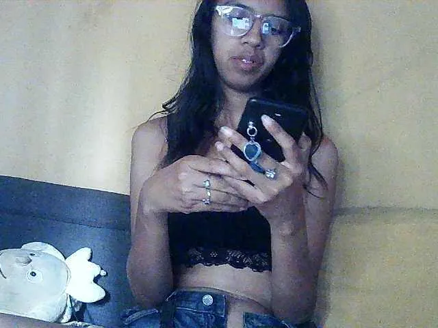 Live sex webcam photo for Mimie586 #290791791