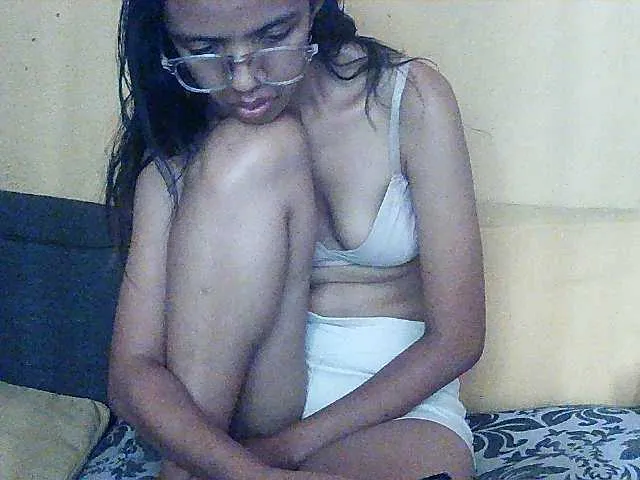 Live sex webcam photo for Mimie586 #290888384