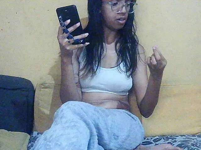 Live sex webcam photo for Mimie586 #291050723