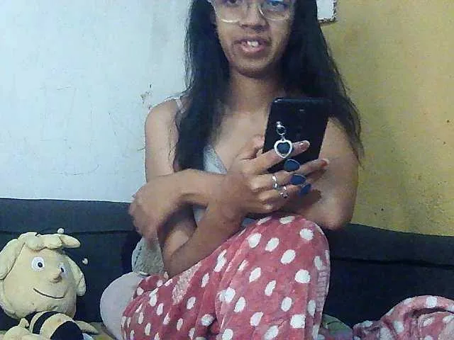 Live sex webcam photo for Mimie586 #291130915