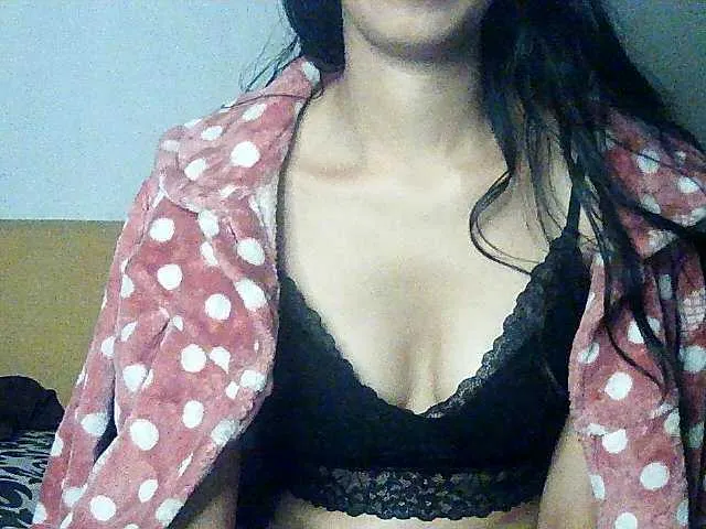 Live sex webcam photo for Mimie586 #291290291