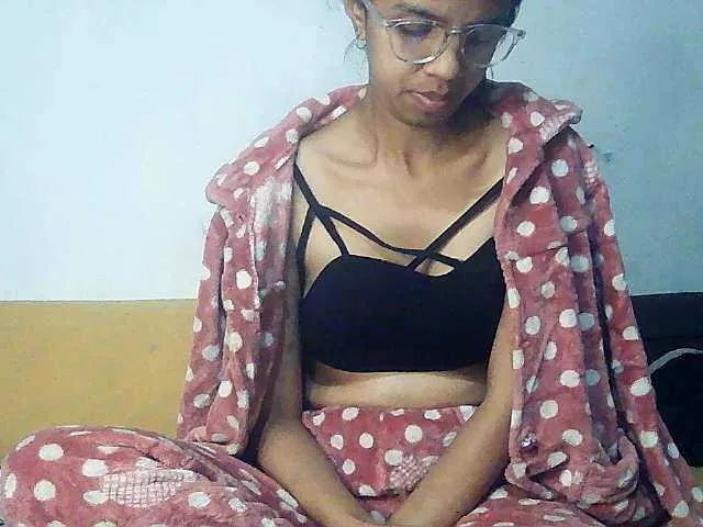 Live sex webcam photo for Mimie586 #291293907
