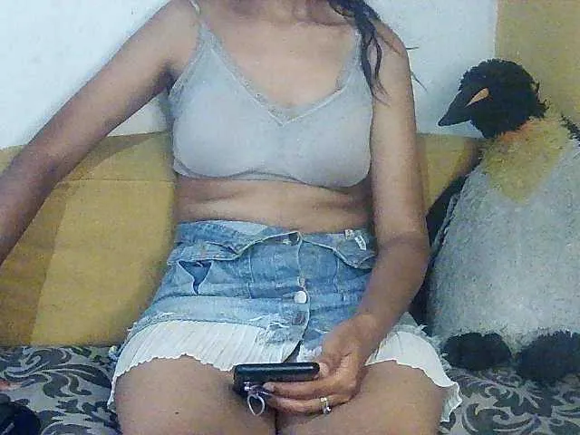 Live sex webcam photo for Mimie586 #292206557