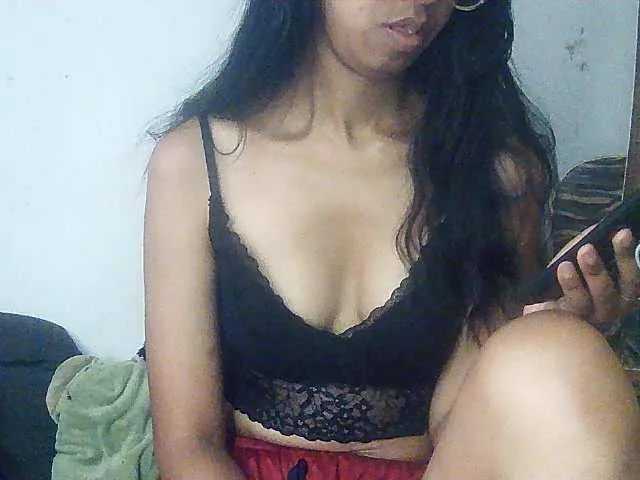 Live sex webcam photo for Mimie586 #292259291