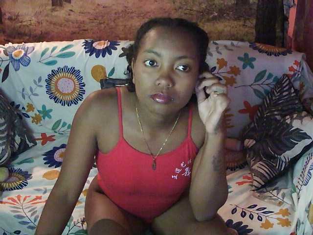 Live sex webcam photo for Mimihot1 #276115899