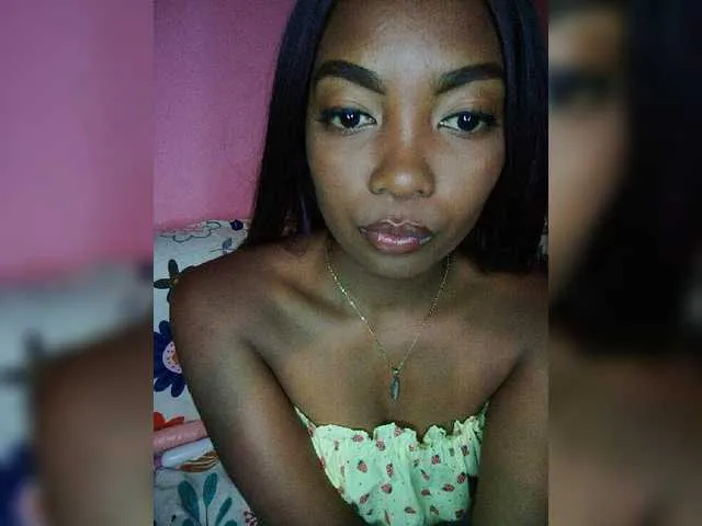 Live sex webcam photo for Mimihot1 #276321201