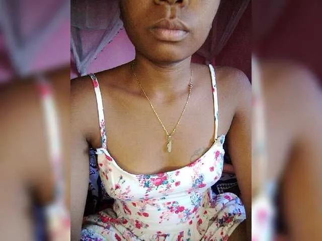 Live sex webcam photo for Mimihot1 #276353695