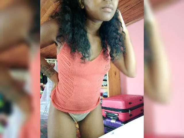 Live sex webcam photo for Mimihot1 #276548561