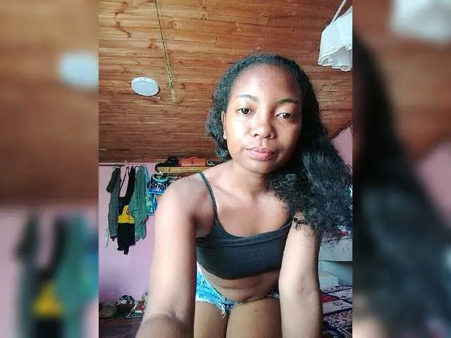 Live sex webcam photo for Mimihot1 #276577768