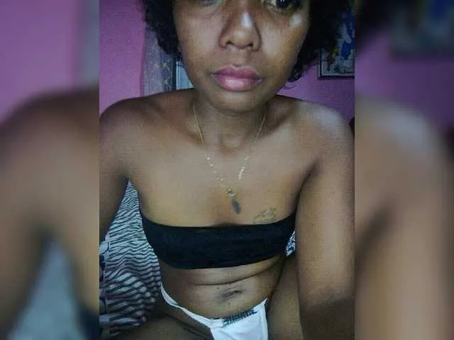 Live sex webcam photo for Mimihot1 #276615011