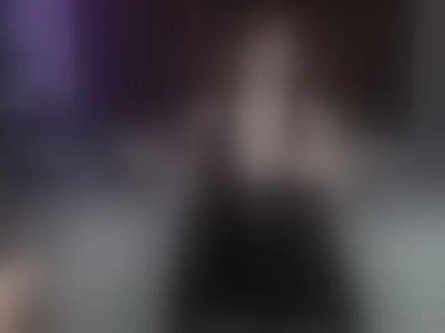 Live sex webcam photo for MinaGlow #293244415