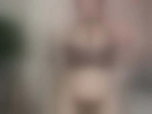 Live sex webcam photo for MinaGlow #293470758