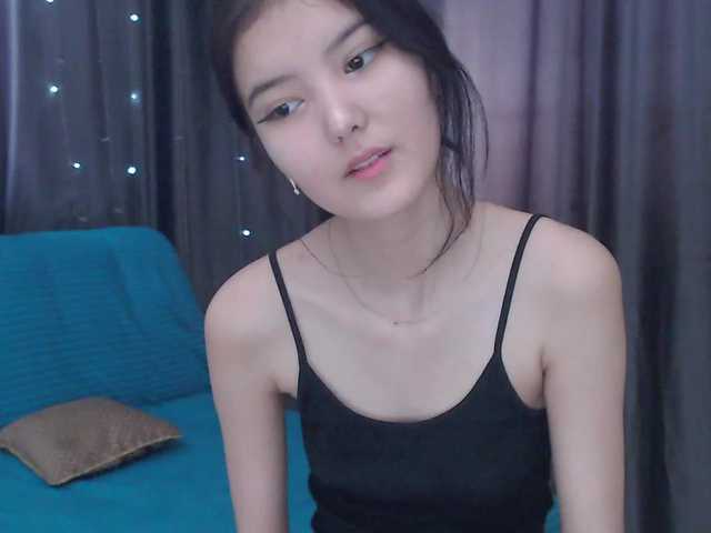 Live sex webcam photo for MinaHin #288064502