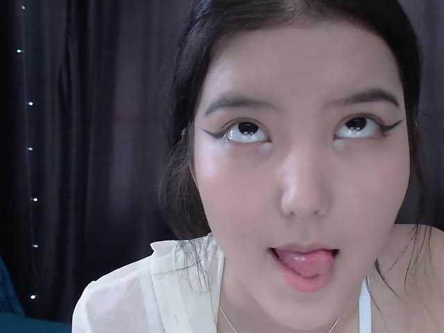 Live sex webcam photo for MinaHin #288064504