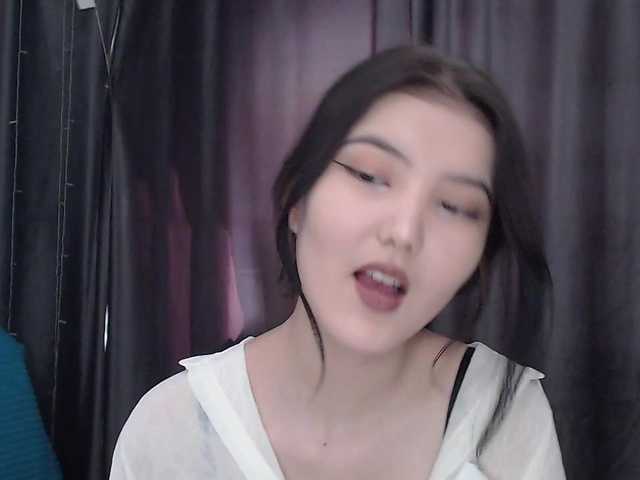 Live sex webcam photo for MinaHin #288064510