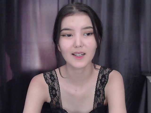 Live sex webcam photo for MinaHin #288064511