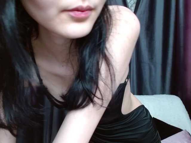 Live sex webcam photo for MinaHin #288064552