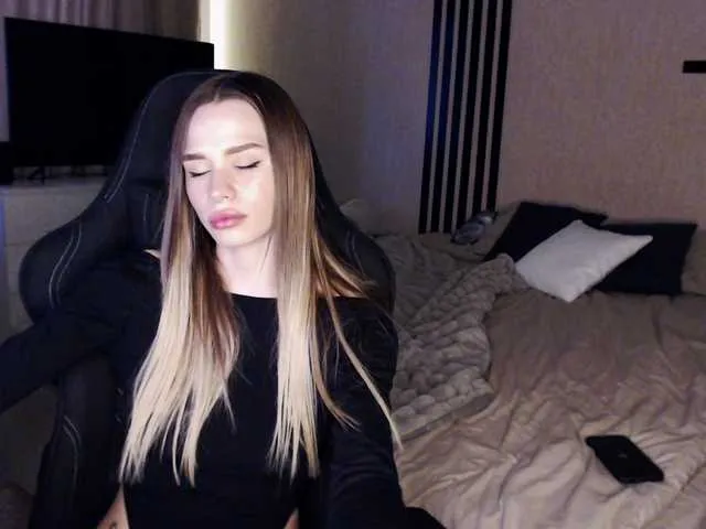 Live sex webcam photo for MindLure #290983399