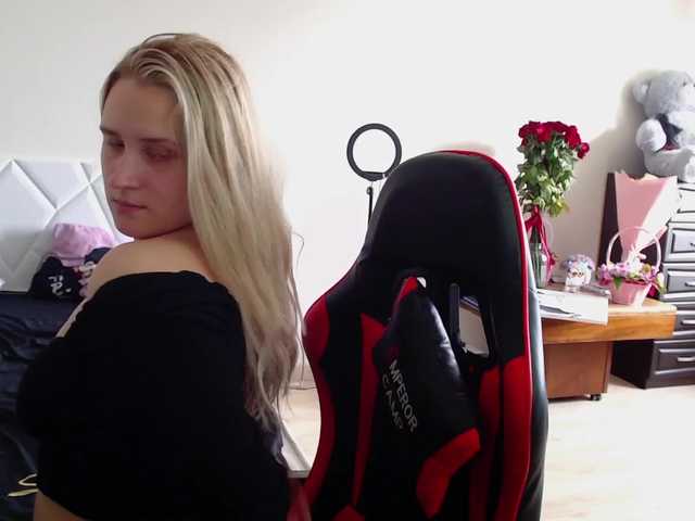 Live sex webcam photo for Mindiys #276465598