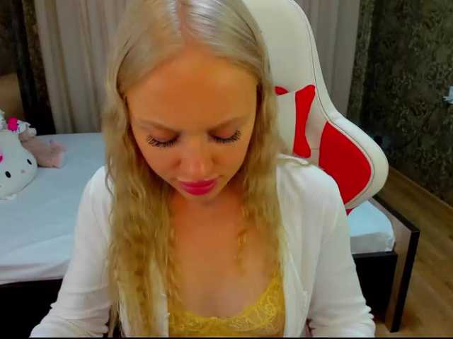 Live sex webcam photo for MindyKally #276298665