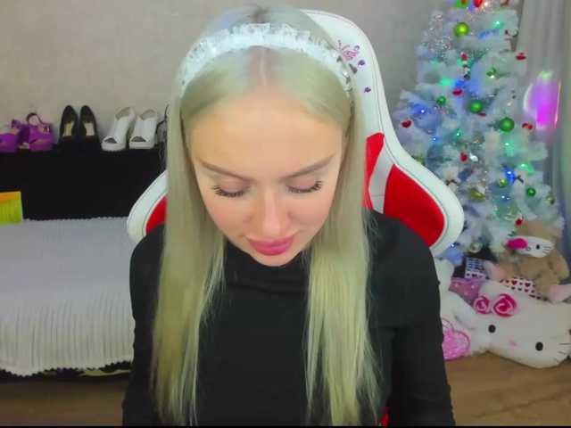 Live sex webcam photo for MindyKally #276888824