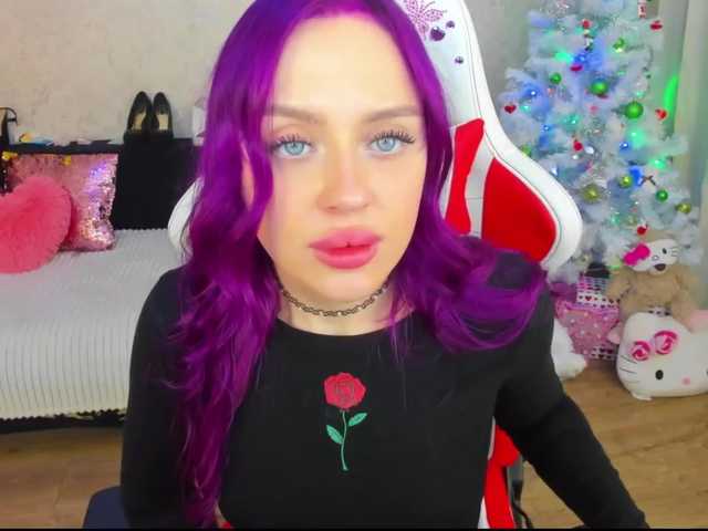 Live sex webcam photo for MindyKally #277005182