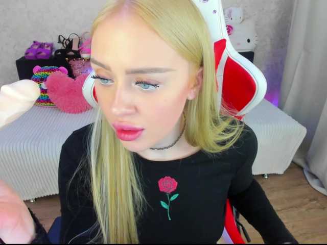 Live sex webcam photo for MindyKally #277119169