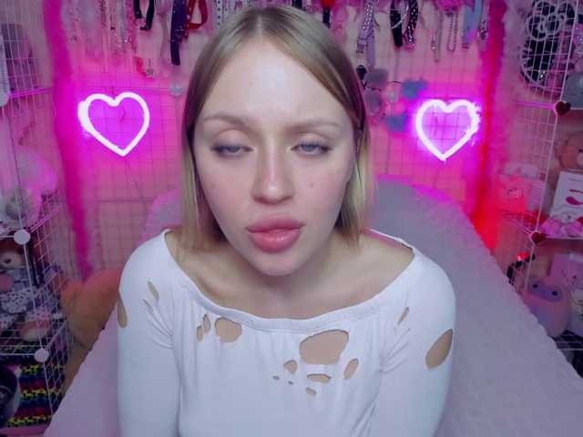 Live sex webcam photo for MindyKally #290721386