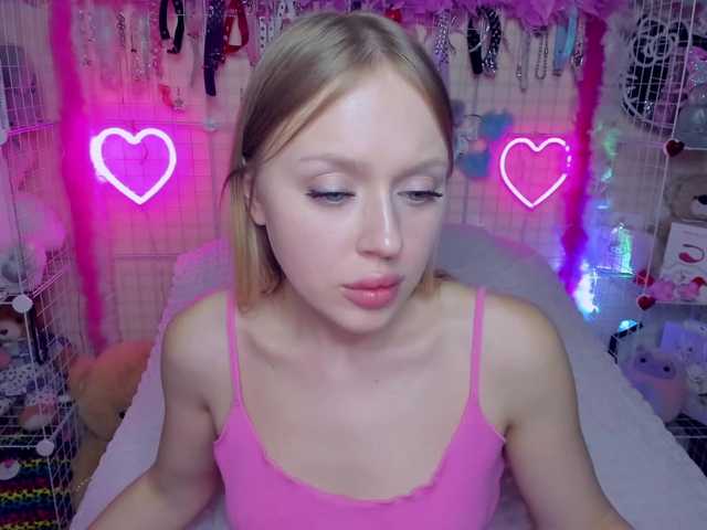 Live sex webcam photo for MindyKally #290728922