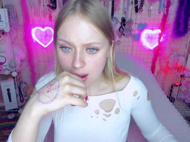 Live sex webcam photo for MindyKally #290801507