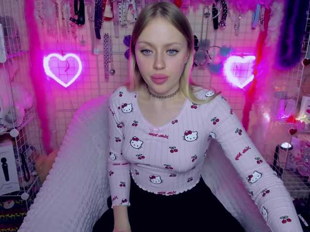 Live sex webcam photo for MindyKally #290829907