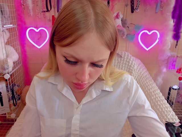 Live sex webcam photo for MindyKally #290951712