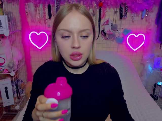 Live sex webcam photo for MindyKally #290986665