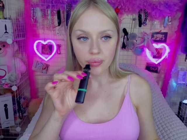 Live sex webcam photo for MindyKally #291038552