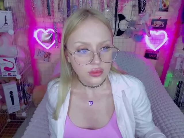 Live sex webcam photo for MindyKally #291127512