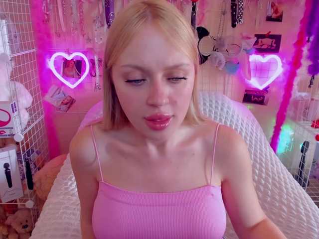 Live sex webcam photo for MindyKally #291199122